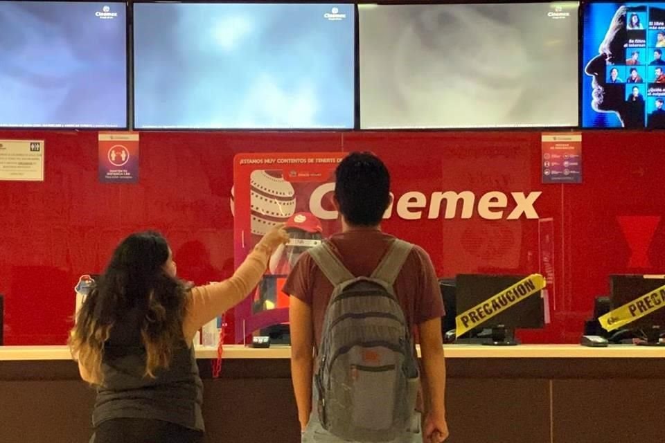 Los cines de la CDMX reabrieron este día con poca visita de los cinéfilos.