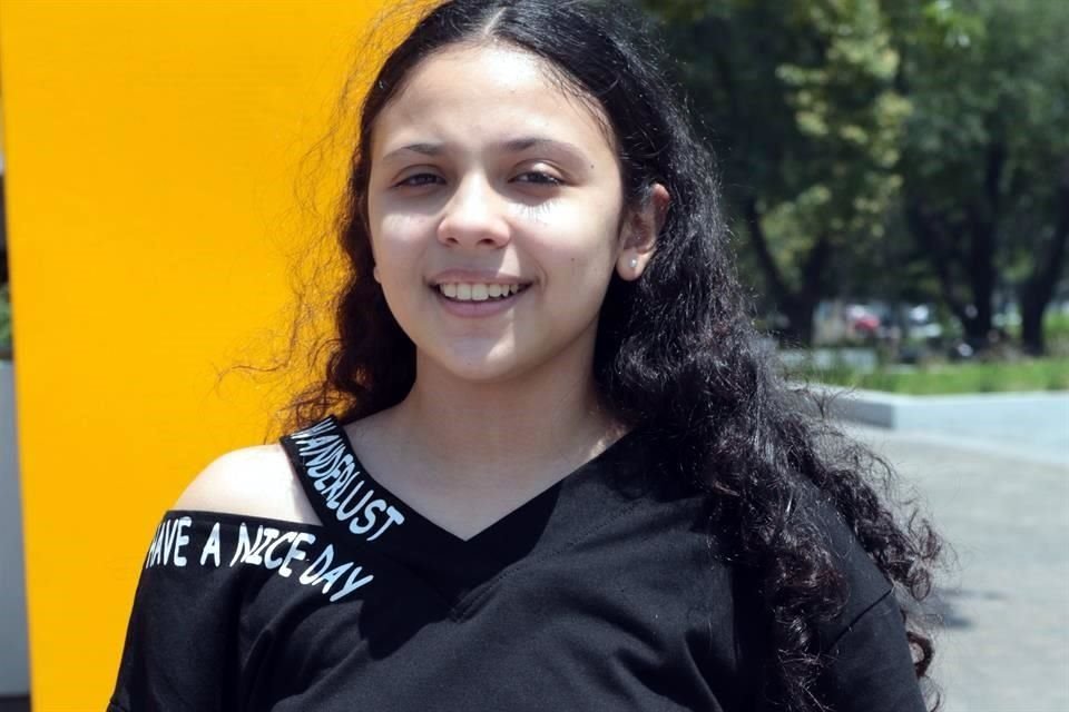 Olga Regina Charles Moreno / 15 años / Segundo lugar: 579 puntos / Homeschooling / Va a la Prepa 7 Puentes