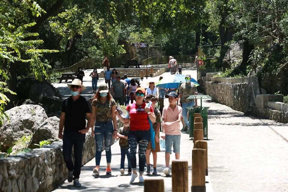 Reabren parques Cola de Caballo y Huasteca en fines de semana; para acudir se deben solicitar boletos en la app Pasaporte NL Extraordinario.