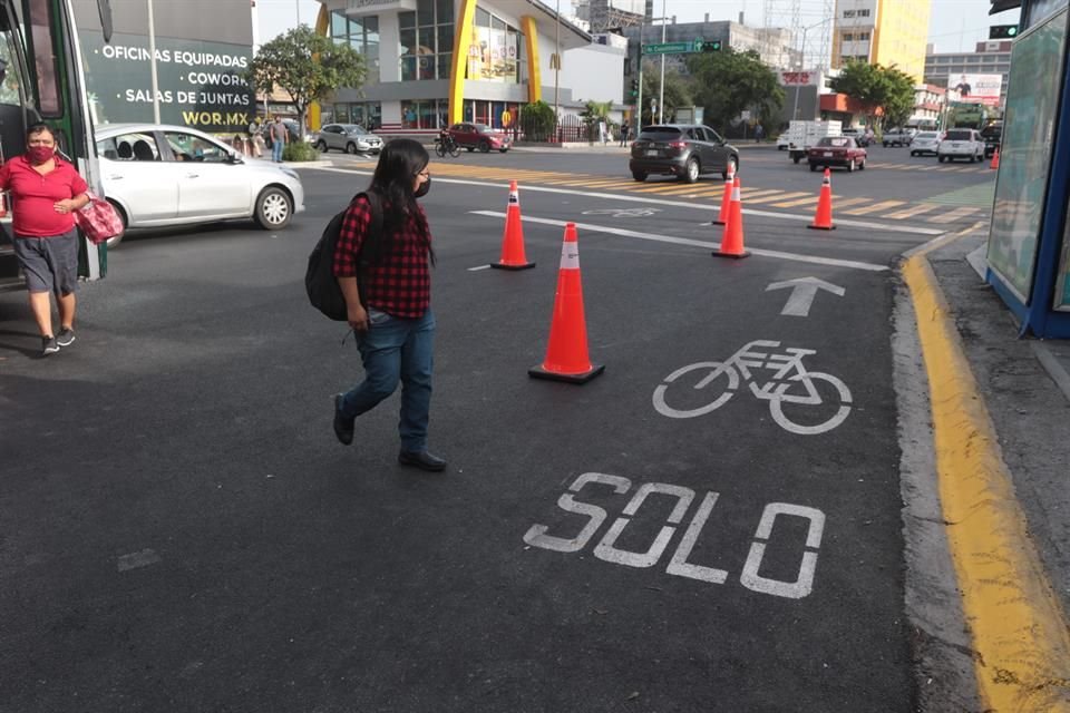 Este carril se probará durante dos semanas y va desde Morones Prieto hasta Juan I. Ramón.