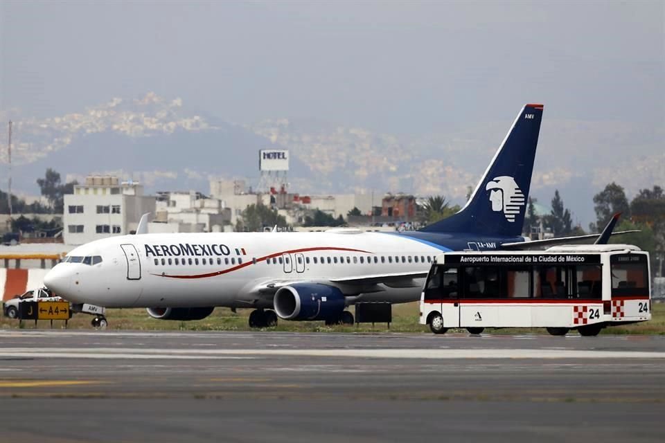 Aeroméxico aseguró que trabaja para evitar afectaciones a usuarios.