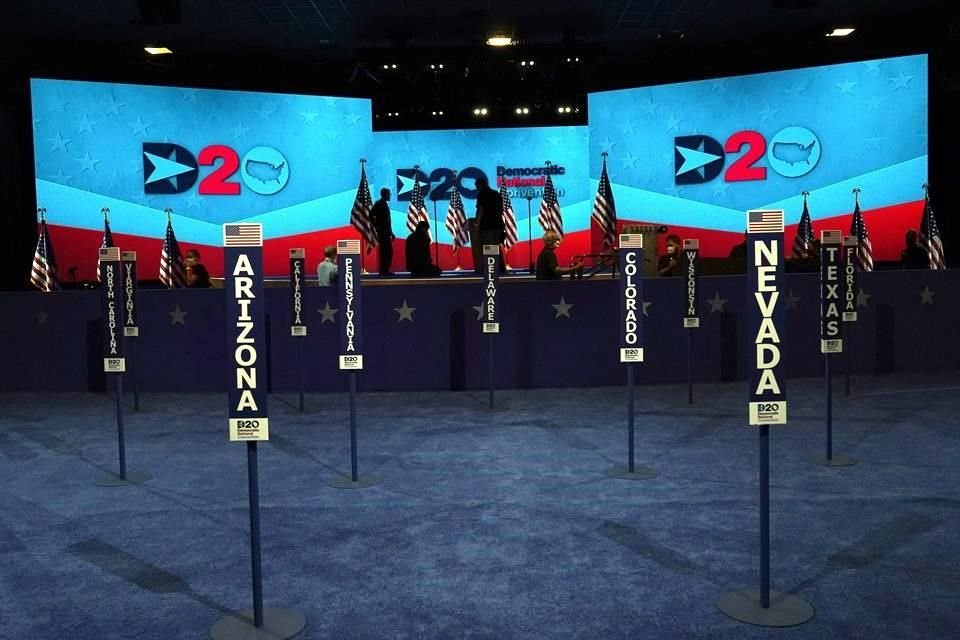 El tercer día de la convención nacional demócrata inició, con discursos programados de Kamala Harris, Barack Obama y Hillary Clinton.