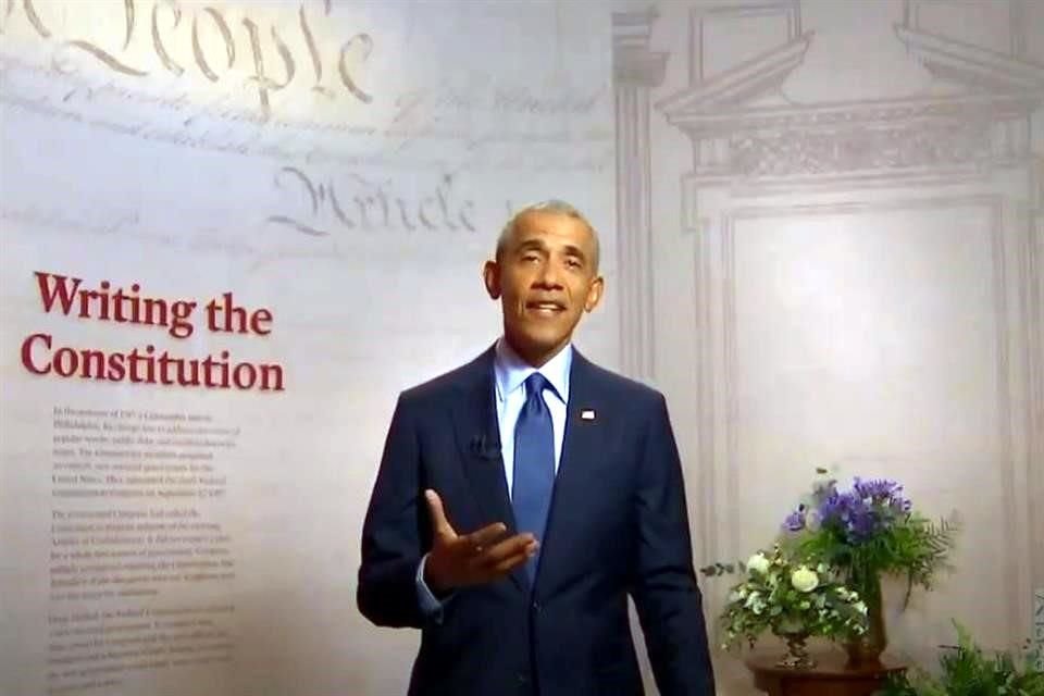 El ex Presidente Barack Obama habló desde el Museo de la Revolución Estadounidense en Filadelfia.