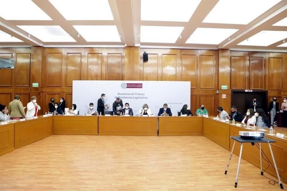 Diputados del Congreso del Edomex sancionarán agresiones hacia personal médico y de urgencias.