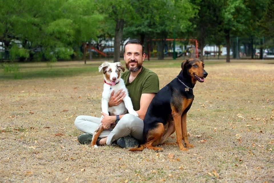 Ramiro Montemayor con Roma y Kira