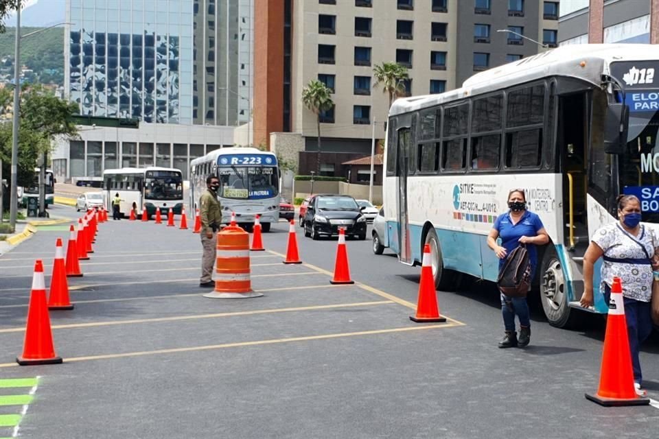 Los colectivos Únete Pueblo y Rodada Feminista cuestionar señalaron que la ciclovía en Cuauhtémoc afecta a usuarios del transporte público y a peatones.
