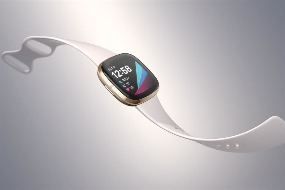 Fitbit Sense integra el primer sensor de actividad electrodérmica (EDA) del mundo en un reloj inteligente, característica con la que ayuda a controlar el estrés.