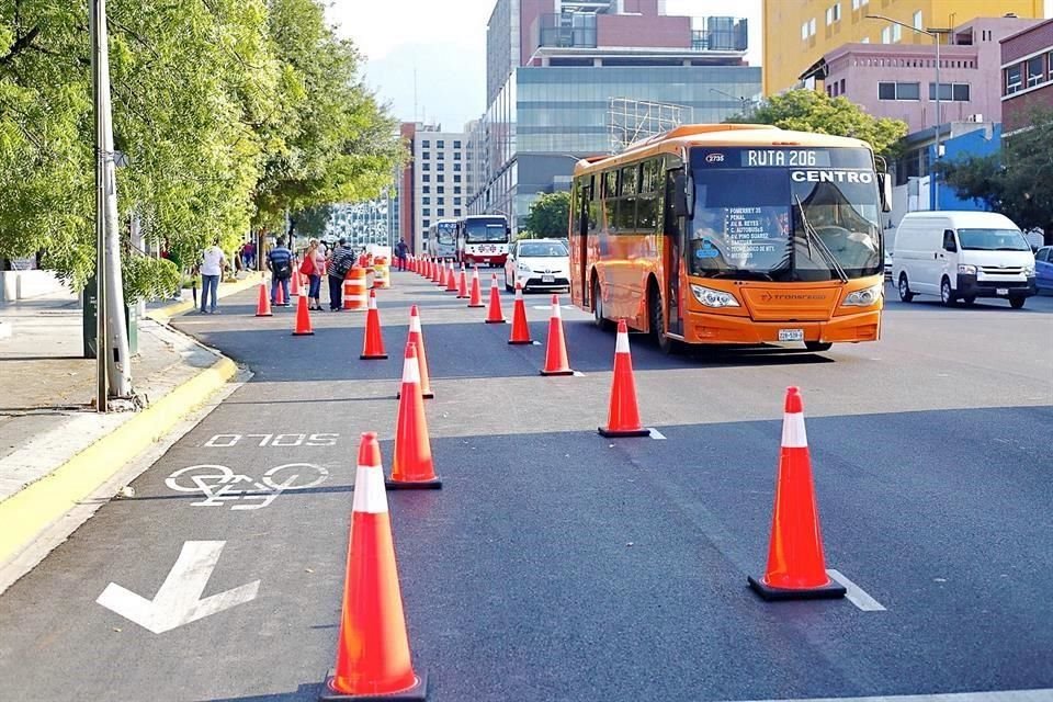 En Cuauhtémoc, el el Municipio de Monterrey inició con un programa piloto en el lado derecho de la arteria.