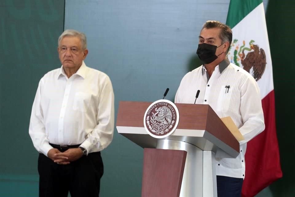 El Gobernador Jaime Rodríguez dio la bienvenida al Presidente al inicio de la conferencia de prensa.