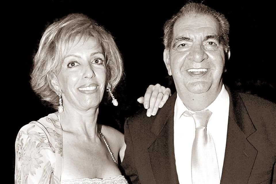 Con su esposa Esther Marcos de Zablah, 'Tetey'