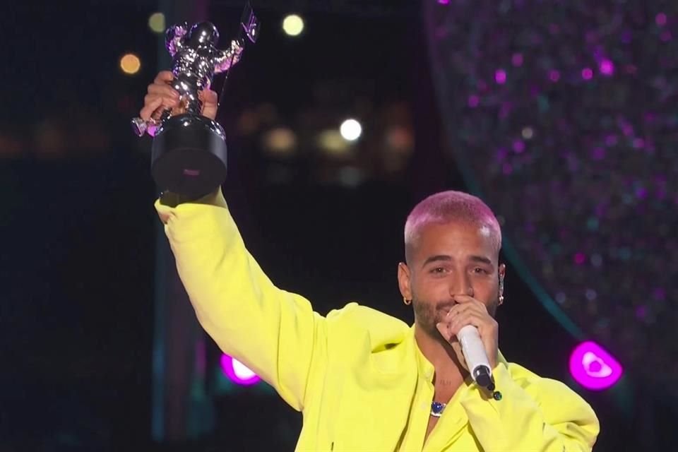 El colombiano logró un premio con su tema 'Qué Pena', su colaboración con J Balvin.