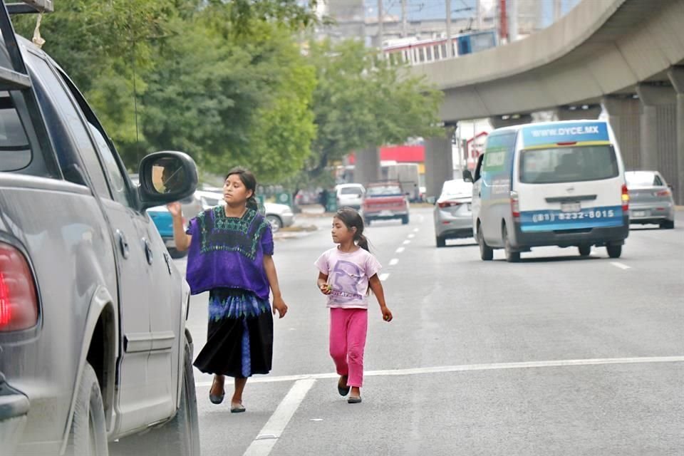La crisis por la pandemia orillaría a niñas y adolescentes en situación vulnerable a dejar de estudiar.