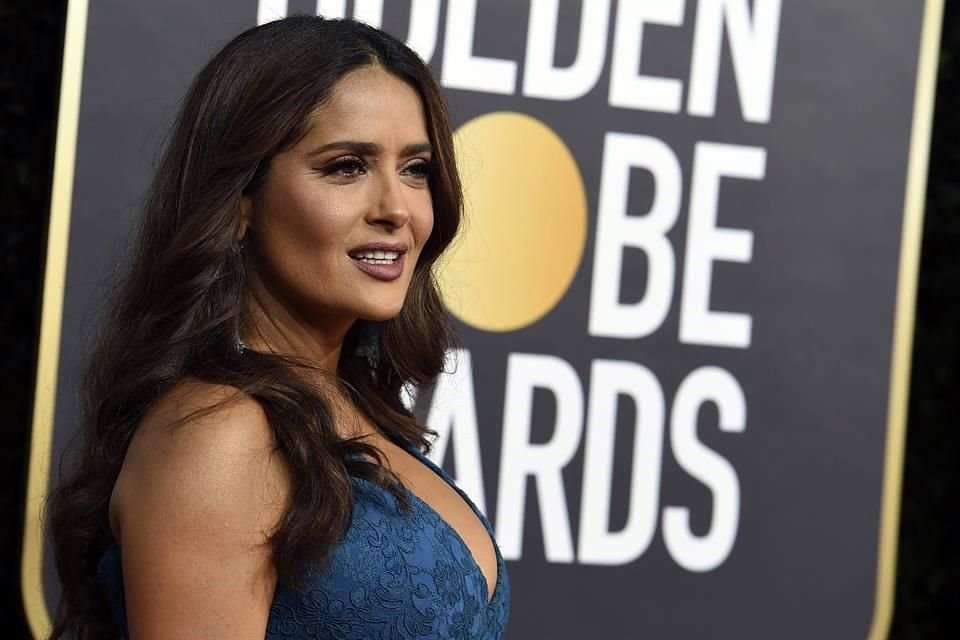 La mexicana Salma Hayek se fue de vacaciones para celebrar que llegó a los 54 años de vida.