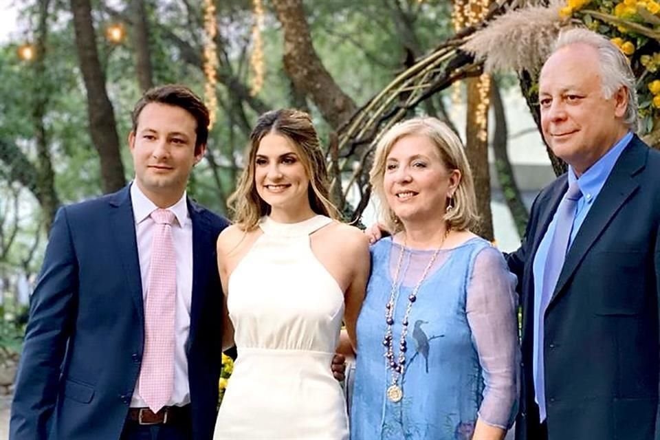 Eugenia Belden Rangel y Raymundo Garza Barba, papás del novio