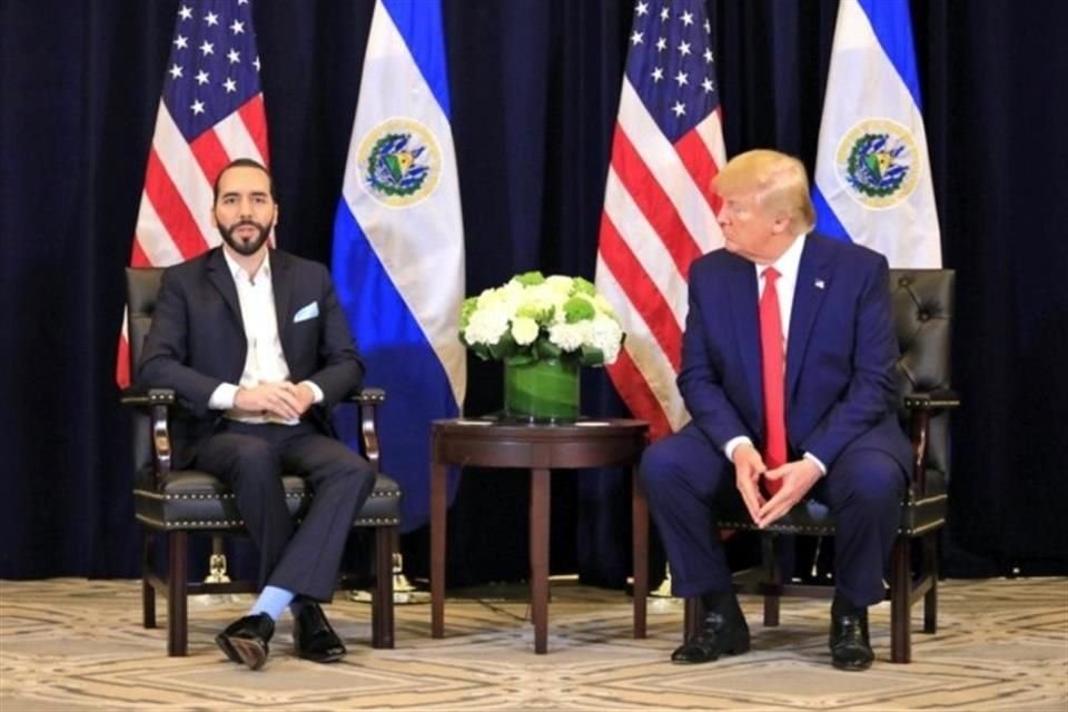 Gobierno de Trump amagó a El Salvador con quitar ayuda por choques de Presidente Nayib Bukele con el Congreso y la Corte.