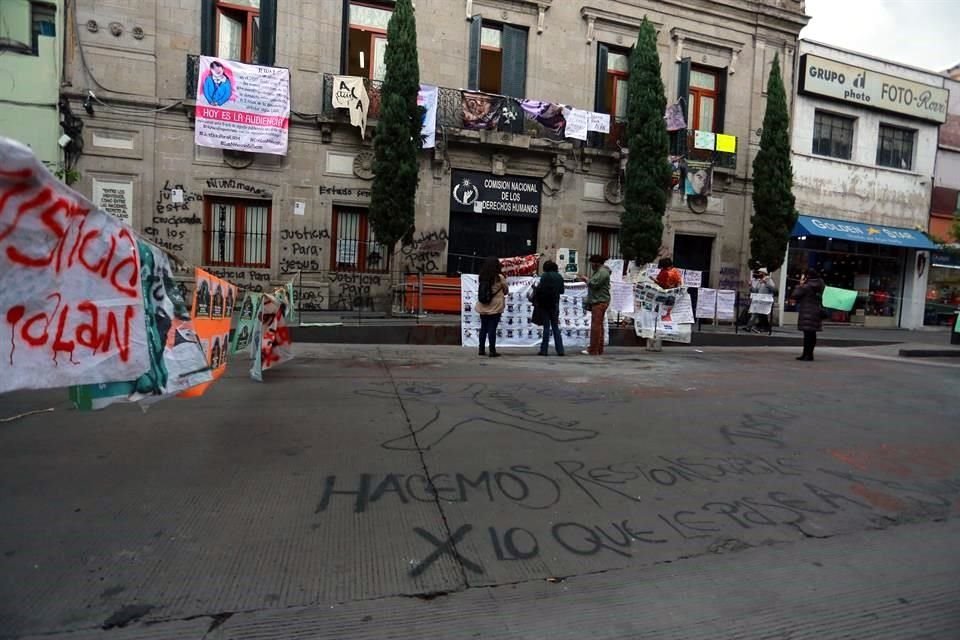 Las manifestantes acusaron a la presidenta de la CNDH, Rosario Piedra, de haber provocado que el conflicto creciera.