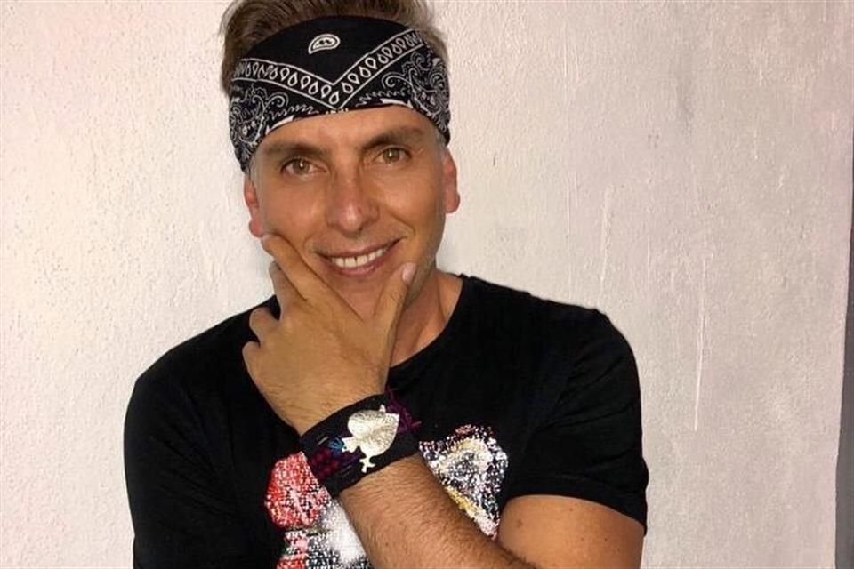 Xavier Ortiz, actor y ex integrante de Garibaldi, murió hoy, informó Sergio Mayer, quien fue su compañero en el grupo; se ignora la causa.