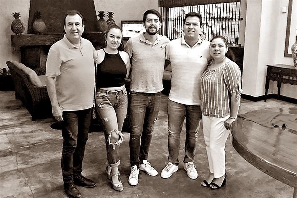 Alberto Cuervo Pérez, Karla Sofía Cuervo Mireles, Alberto Cuervo Mireles, Mauricio Cuervo Mireles y Blanca Estela Mireles de Cuervo