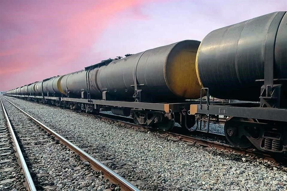 Vagones para transporte de derivados de petróleo fabricados en planta de Fasemex.