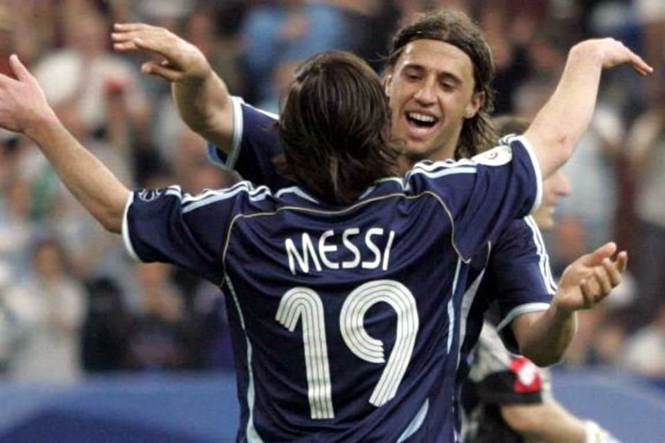 Crespo y Messi fueron compañeros en la Albiceleste.