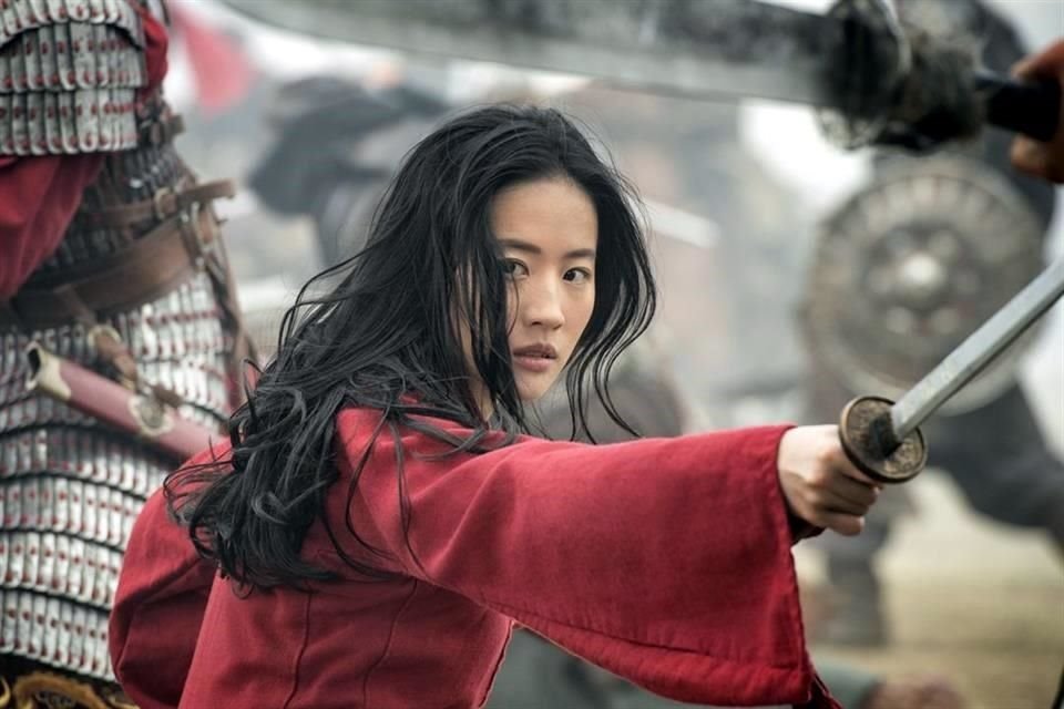 'Mulán' estrenó en salas chinas este fin de semana, donde consiguió más de 20 millones de dólares. El título está disponible en diversos mercados por Disney+.