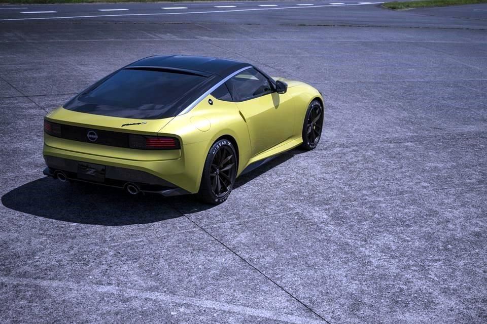 El aspecto del nuevo Z fue desarrollado por el equipo de diseño de Nissan en Japón, el cual estudió los rasgos de cada generación del vehículo.