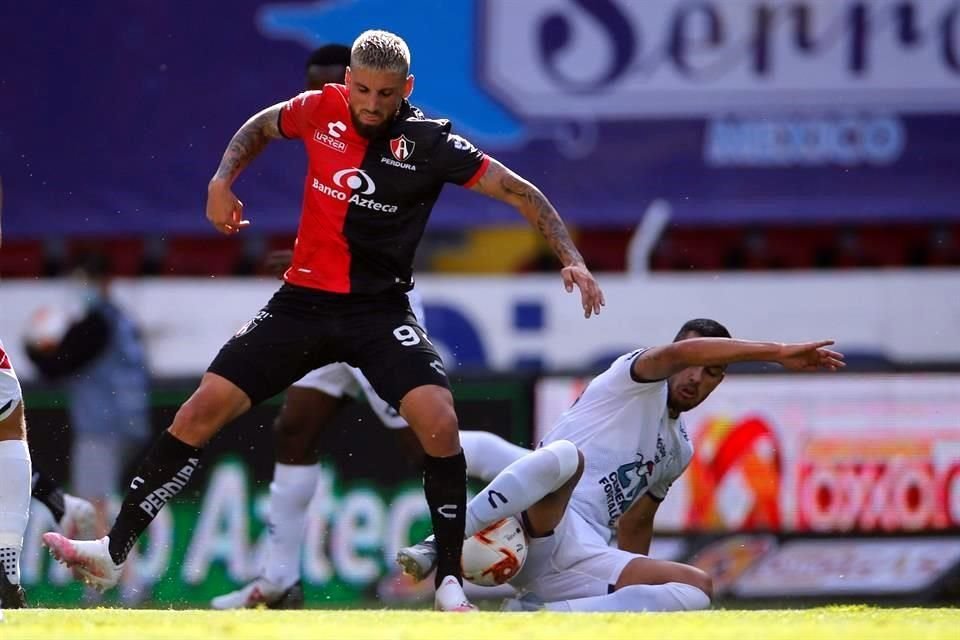 Aunque Jeraldino fue titular no marcó diferencia en el ataque.
