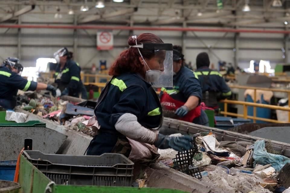 Las autoridades buscan fomentar el reciclaje de basura.