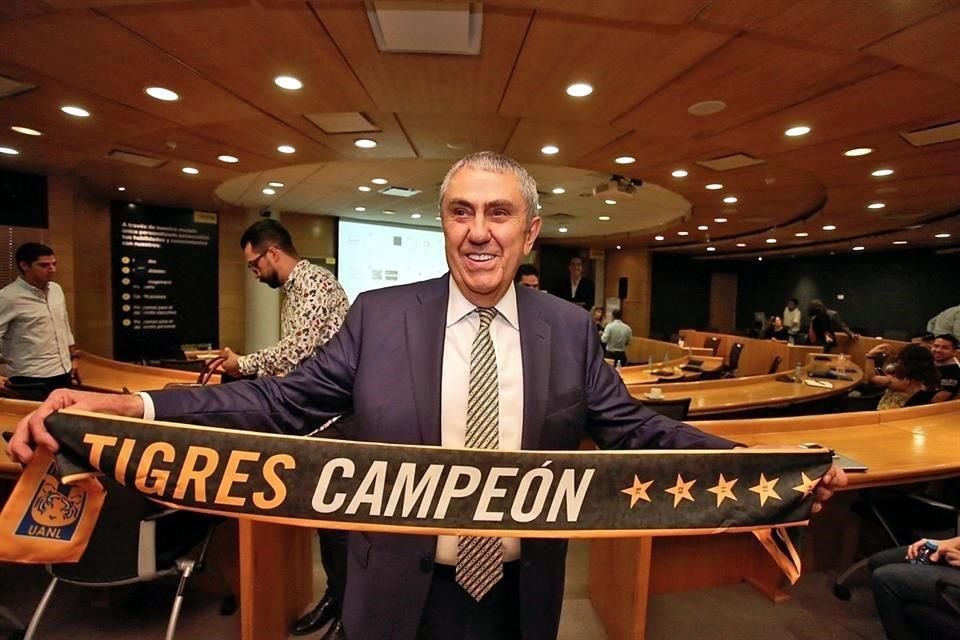 El presidente de Tigres se ve ganador en el Clásico Regio.
