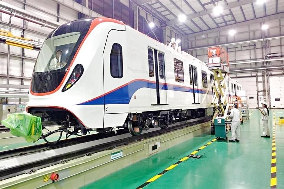 Los primeros cuatro vagones para la Línea 3 están terminados y ya comenzaron la fase de pruebas sobre riel, pero en los talleres y patios de la empresa china CRRC Zhuzhou Locomotive.