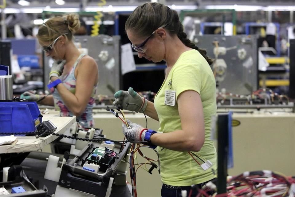 El índice de producción compuesta preliminar PMI de IHS Markit se cifró en 55.5% en octubre.