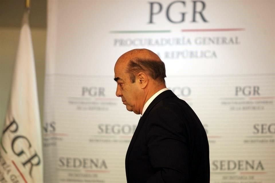 La FGR indaga a Murillo Karam... Pero le dio contratos millonarios a dos hijos del ex Procurador.