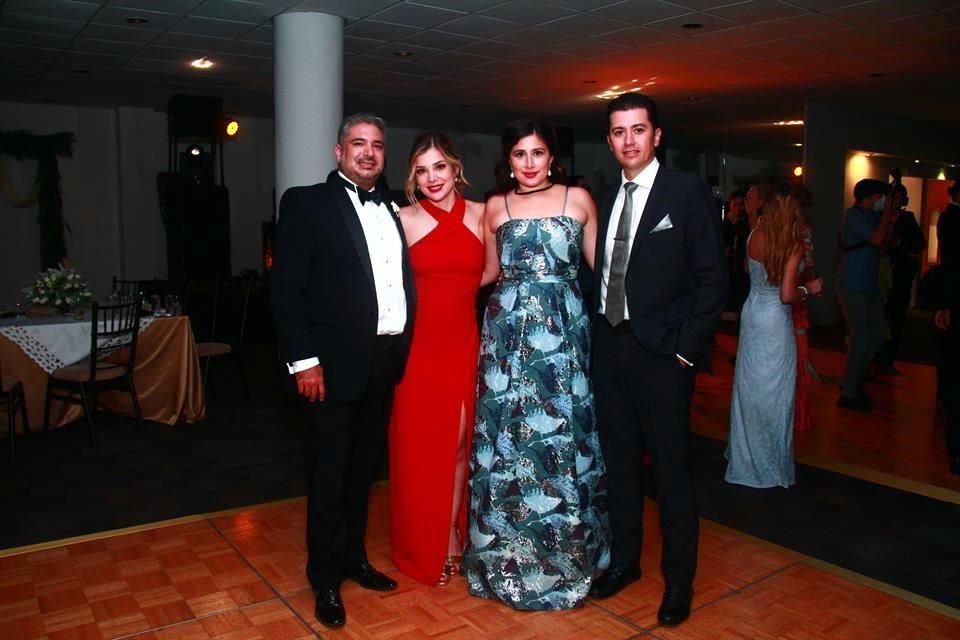 Sergio González Medina, Cynthia González de González, Paula Ballí de Ortega  y Luis Fernando Ortega Hernández