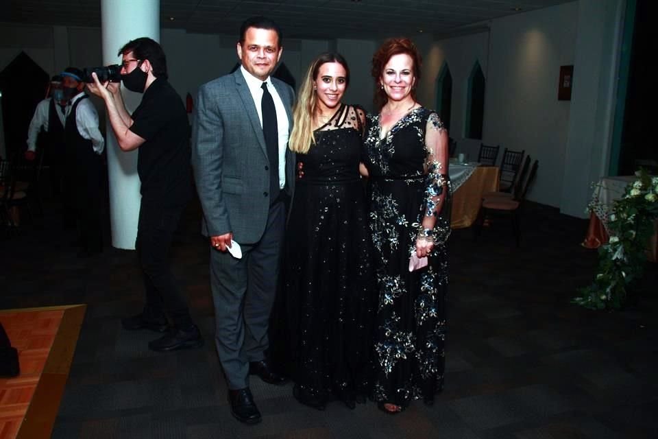 Hugo Schiaffino Peña, Lucía Schiaffino Martínez y Alejandra Martínez de Schiaffino