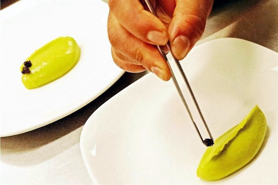 Aguacate y reinita, del chef Bruno Oteiza.