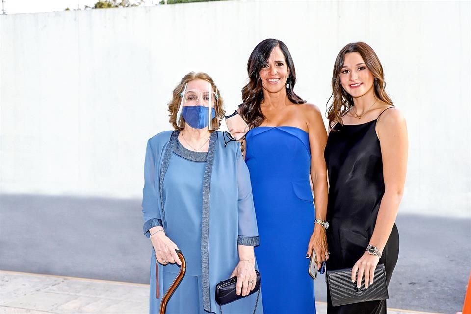 Melva Pruneda de Vela, Lorena de Gutiérrez y Regina Gutiérrez