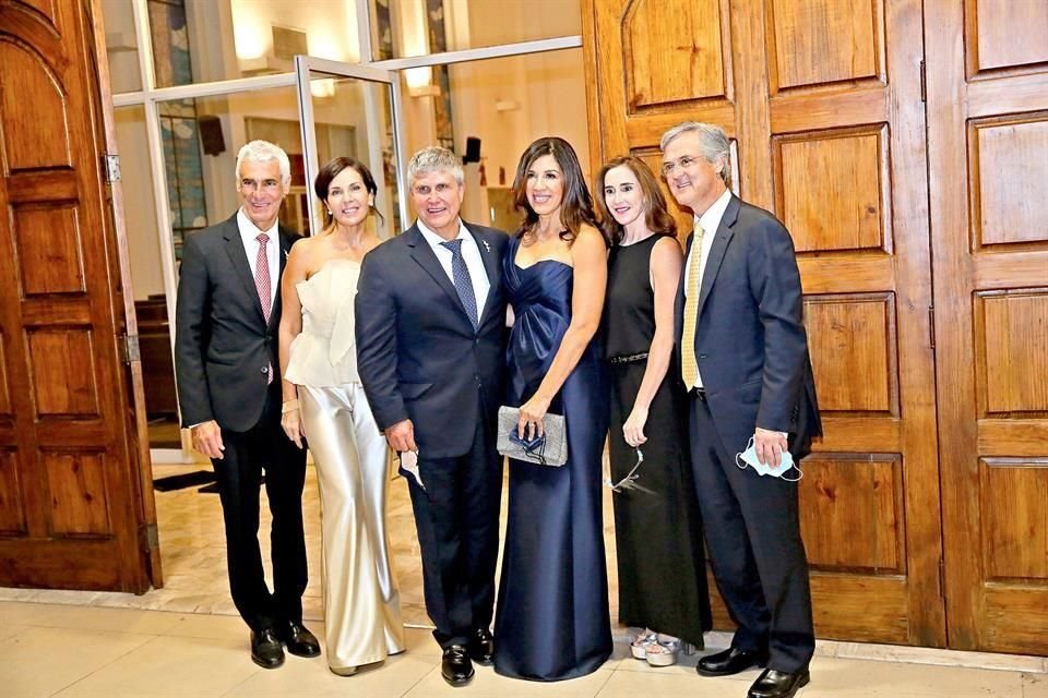 Luis Miguel Torre, Laura Marcos de Torre, Luis Segura Glasche, Melva Vela de Segura, Martha Treviño de Zambrano y Pablo Zambrano