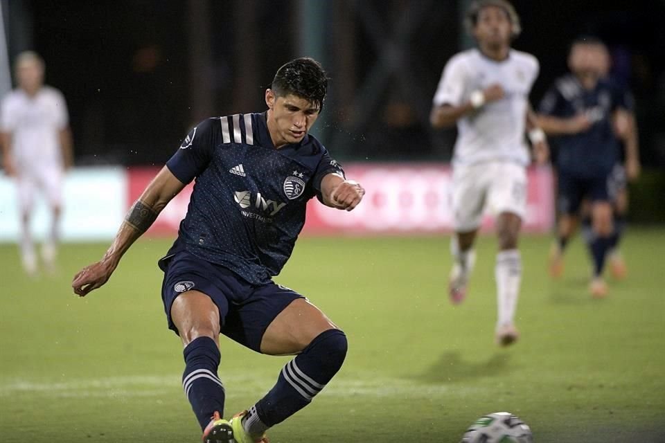 Alan Pulido fue llamado por Gerardo Martino para los duelos ante Holanda y Argelia.