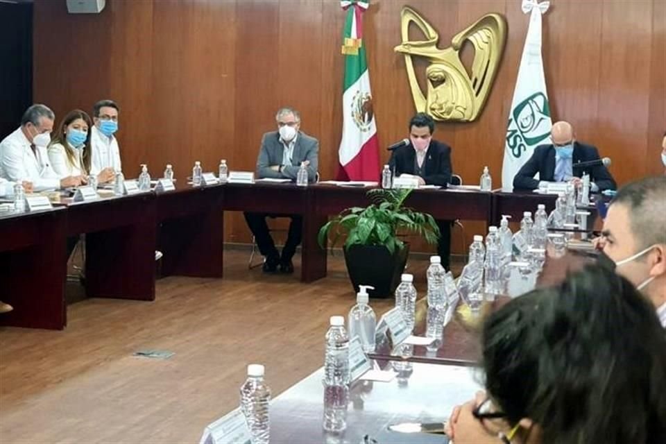 El titular del IMSS fue el encargado de presentar el programa.