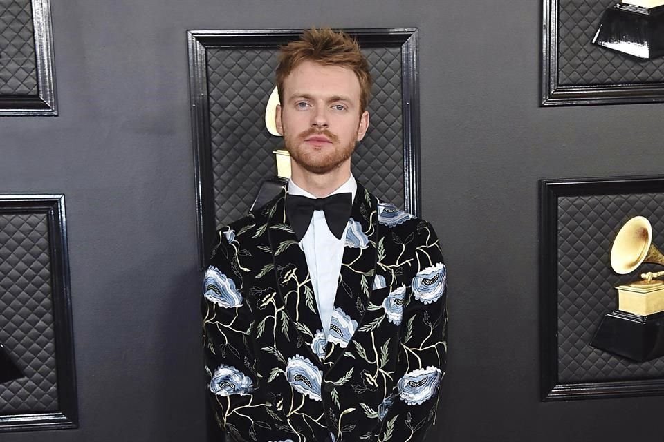 Finneas O'Connell, hermano de Billie Eilish, dice que no hay rivalidad entre ellos. El cantante, de 23 años, promueve promueve el sencillo 'What They'll Say About Us' y el EP 'Blood Harmony Deluxe'.