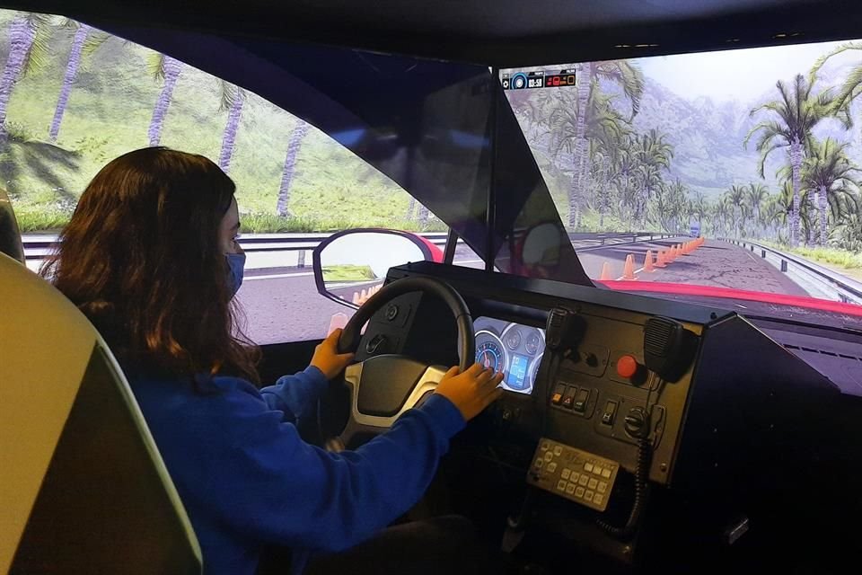Los simuladores viales costaron 9.3 millones de pesos y sólo el Municipio de San Pedro tiene estos equipos en NL.
