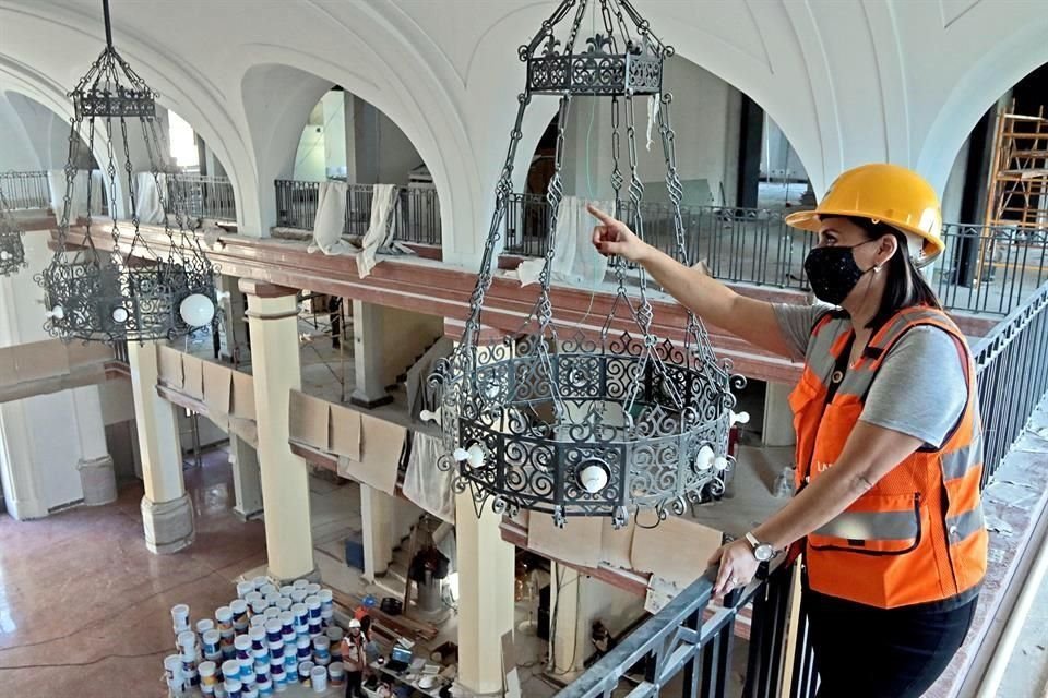 Melissa Segura en el antiguo Palacio Federal, edificio que se adapta para ser sede del LabNL, espacio ciudadano de experimentacin e innovacin para el bien comn.
