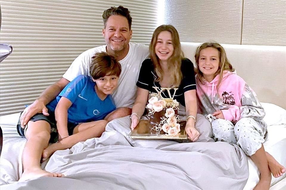 Esta semana cumplió 15 años Cata Santos Garza, hija mayor de Beto Santos y Cata Garza, y su papá le dedicó un tierno mensaje en sus redes sociales.