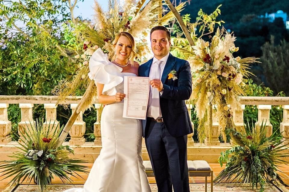 Verónica Meade Villarreal  y Hugo Mier Medrano