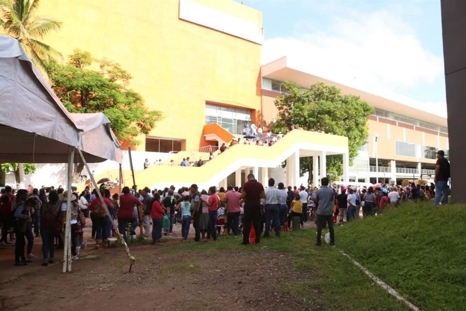 Fabiola Torres, quien su vivienda sufrió daños en la Colonia Libertad, explicó que no había podido cobrar el dinero, pese a que fue incluida en el censo desde el pasado domingo.