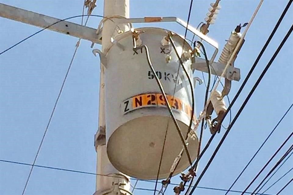 El nuevo equipo instalado por la CFE es aparentemente usado y provoca ruidos que incomoda a vecinos.
