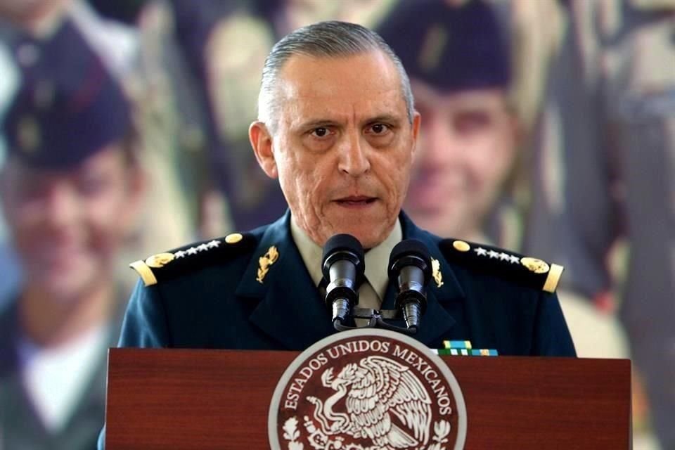 Gobernadores entregaron a Salvador Cienfuegos el control de la seguridad en entidades como Sinaloa y Veracruz, donde delincuencia creció.