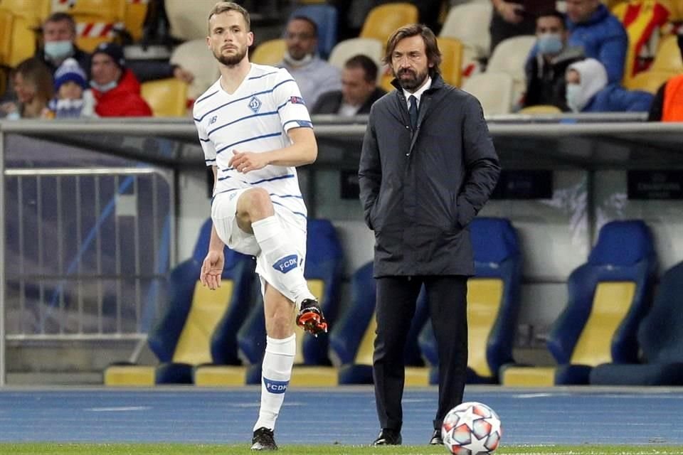 Andrea Pirlo debutó como técnico en la Champions League.