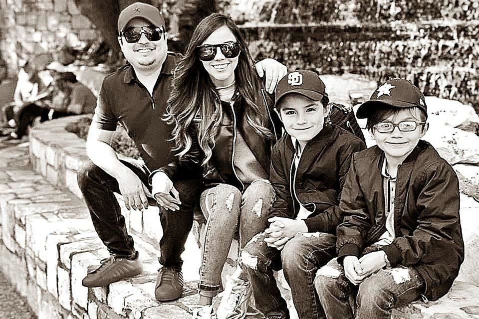 Celso Hernández Reyes, Indhira Martínez de Hernández, Marcelo Hernández Martínez y Patricio Hernández Martínez