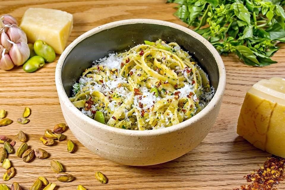 PASTA CON HABAS Y PISTACHES.